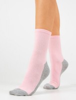 Носки выкупаем по 5 пар: Цвет: Женские спортивные носки. Комфортная модель, связанная из натурального гребенного хлопка, находка для повседневной носки. Благодаря широкой спортивной резинке, носки плотно облегают ногу, не стягивая её и не сползая вниз. Данная модель - олицетворение стиля и практичности. Яркие цвета добавят вашему образу настроения и игривости, а темный след позволяет надевать носки с кроссовками или кедами, что очень актуально в летнее время.
: Красная ветка
: 84.7
Производитель: Красная ветка
Пол: женский
Полотно: гладь с рисунком
Возраст: взросл
РАЗМЕР: 23-25
ЦВЕТ: розовый
СОСТАВ: 67% хб, 23% па, 10% эл
Рaзмер 23-25: 84.70