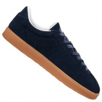 Umbro x Pretty Green Men Sneakers 45375U-5RF: Цвет: https://www.sportspar.com/umbro-x-pretty-green-men-sneakers-45375u-5rf
Brand: Umbro Material leg: leather Lining: textile Insole: textile Sole: rubber Closure: shoelaces Collaboration with Pretty Green Brand logo on the insole, on the outside, on the heel and on the tongue low leg flat sole without heel rounded toe reinforced and extended heel area pleasant wearing comfort NEW, with box &amp; original packaging