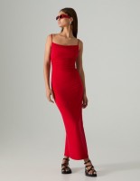 Платье Bershka: https://www.bershka.com/de/langes-kleid-mit-drapierten-tr%C3%A4gern-c0p156904784.html?colorId=600
