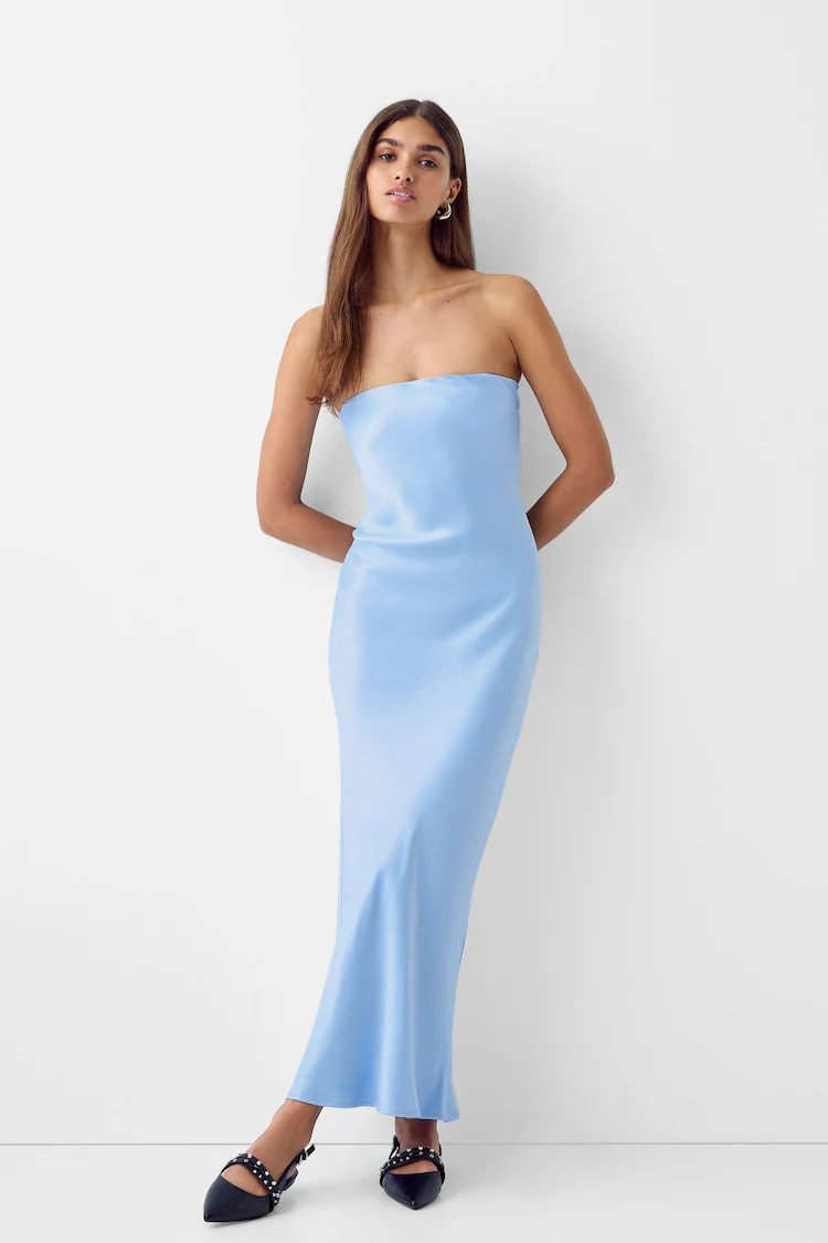 Платье Bershka: https://www.bershka.com/de/maxi-bandeau-kleid-aus-satin-c0p155057018.html?colorId=406