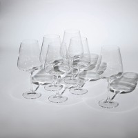 Набор бокалов для вина Corvus, стеклянный, 570 мл, 6 шт: Цвет: Набор бокалов для вина Corvus является прекрасным дополнением к любому столу. Бокалы выполнены из высококачественного стекла, что обеспечивает не только красивый внешний вид, но и удобство в использовании. Прозрачное стекло позволяет насладиться насыщенным цветом напитка, полностью оценить тонкий аромат и изысканный вкус.</p>Набор бокалов для вина Corvus является оригинальным и изысканным подарком для ценителей винного дела. Он придется по вкусу и любителям вечеринок, и тем, кто любит проводить время в уютной обстановке дома. Бокалы очень практичны и легки в уходе, поэтому будут служить вам в течение многих лет.</p>
: CRYSTAL BOHEMIA
