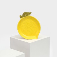 Тарелка керамическая "Лимон", плоская, желтая, 19 см, 1 сорт, Иран: Цвет: Керамическая тарелка данной серии - идеальное решение для красивой подачи блюд.<h3>Она имеет ряд преимуществ:</h3><ul><li>выполнена из высококачественной керамики, что обеспечивает прочность и долговечность;керамика является экологически чистым материалом, не содержит вредных веществ;легко моется;форма тарелки позволяет красиво оформить блюда и сделать подачу более привлекательной.</li></ul>
