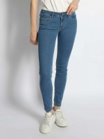 Lee Scarlett Jeans , jeansblau: Цвет: https://www.dress-for-less.de/lee-scarlett-jeans-blau/A0049303.html
Прибаляем цифру 6 к размеру в цифрах для получения российского размера