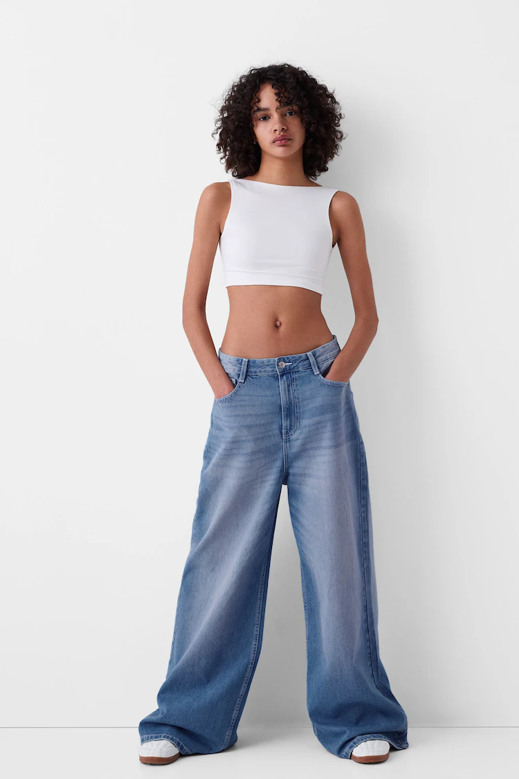 Джинсы Bershka: https://www.bershka.com/de/mega-baggy-jeans-c0p159486148.html?colorId=461&stylismId=4