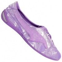 PUMA Winning Diva Women Ballet flats 304003-03: Цвет: Brand: PUMA Upper: textile, synthetic Inner material: textile Sole: rubber Closure: shoelaces Brand logo on the forefoot, sole and heel EcoOrthoLite® - breathable and antimicrobial insole provides exceptional cushioning PUMA Formstrip discreetly on the sides low leg All Over Print padded entry and tongue stabilized heel area pleasant wearing comfort NEW, with box &amp; original packaging
https://www.sportspar.com/puma-winning-diva-women-ballet-flats-304003-03