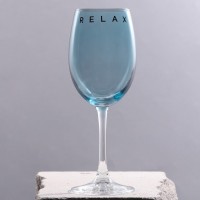 Бокал для вина «Relax», 360 мл, синий: Цвет: Бокал для вина «Relax», 360 мл, синийДанный бокал подойдет как для красного, так и для белого вина. Для нанесения рисунка мы используем высокотемпературную деколь, она выглядит на много ярче и контрастней. Она не смывается и не теряет вид со временем, благодаря чему их можно мыть в посудомоечной машине. Бокалы будут уместны на любой кухне и любом празднике, хорошо подойдут в подарок близкому человеку, другу, коллеге.Характеристики:- высота бокала 21,5 см;- диаметр горлышка 6 см;- диаметр ножки 7,5 см;- объем бокала 360 мл.Поставляются в подарочной коробке по 1 шт.
