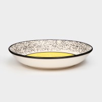 Тарелка керамическая "Персия", глубокая, 550 мл, 20 см, жёлтая, 1 сорт, Иран: Цвет: Керамическая тарелка данной серии - это отличный вариант для тех, кто хочет создать уютную атмосферу за столом, порадовать своих близких красивым обедом и ужином.<h3>Она имеет ряд преимуществ:</h3><ul><li>выполнена из высококачественной керамики, что обеспечивает прочность и долговечность;керамика является экологически чистым материалом, не содержит вредных веществ;легко моется;форма тарелки позволяет красиво оформить блюда и сделать подачу более привлекательной.</li></ul><h3>Эксплуатация:</h3><ul><li>керамическую посуду можно использовать только для запекания блюда в печи, духовке. На открытый огонь (газовую, электрическую плиту с конфорками) ее ставить нельзя;нельзя подвергать керамическую посуду резким перепадам температуры (например, ставить керамический горшочек с помещенными внутрь продуктами для приготовления в раскаленную духовку);для мытья рекомендуется использовать горячую воду, пищевую соду или мягкие моющие средства;перед первым использованием керамическую посуду рекомендуется замочить в прохладной воде. Вода должна покрывать изделие целиком.</li></ul>

