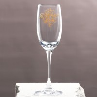 Бокалы шампанское "С новым годом!": Цвет: Бокал изготовлен из качественного и прочного стекла, имеет оригинальную форму и надпись. Такая посуда украсит Вашу сервировку и станет изюминкой праздничного стола.

