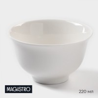Салатник фарфоровый Magistro «Бланш», 220 мл, d=10 см, цвет белый: Цвет: Серия посуды «Бланш» торговой марки Magistro — безошибочный выбор для сервировки стола. Предметы серии выполнены из качественного фарфора с высоким содержанием каолина и покрыты нежно-белой глазурью.</p>Такую посуду можно использовать для оформления стола в стилях:</p><ul class="round"><li>прованс;</li><li>экостиль;</li><li>кантри;</li><li>шебби-шик;</li><li>минимализм</li></ul>Посуду Magistro можно использовать в профессиональной сфере: кафе, ресторанах, барах и других заведениях общественного питания.</p>Подходит для мойки в посудомоечных машинах.</p>
: Magistro
: Китай
