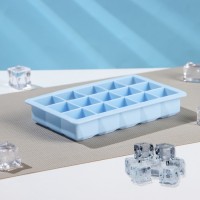 Форма для льда Доляна «Кубик», 11,8?18,6?2,6 см, 15 ячеек (3,2?3,2 см), цвет голубой: Цвет: Кто из нас не любит освежающие прохладительные напитки? Форма для льда «Кубик» поможет охладить любой из них по вашему желанию.<b>Преимущества:</b>Удобство использования: просто налейте воду или любую другую жидкость в ячейки и отправьте в морозильную камеру.Экономия места в морозильной камере.Многоразовое применение.Лёгкость при мытье: можно мыть как в раковине, так и в посудомоечной машине.Формаа для льда рассчитана на 15 ячеек.</li></ul>
: Доляна
: Китай
