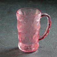 Кружка стеклянная Доляна «Айс», 340 мл, цвет розовый: Цвет: Посуда из стекла отличается практичностью и эффектным внешним видом. Стеклянная кружка удачно дополнит интерьер и станет необходимым предметом на каждый день.<b>Достоинства:</b>стойкое к сколам и царапинам стекло,удобная ненагревающаяся ручка,классический дизайн,лёгкость мытья.</li></ul>Рекомендуется избегать падений и применения высокоабразивных моющих средств.
: Доляна
: Китай
