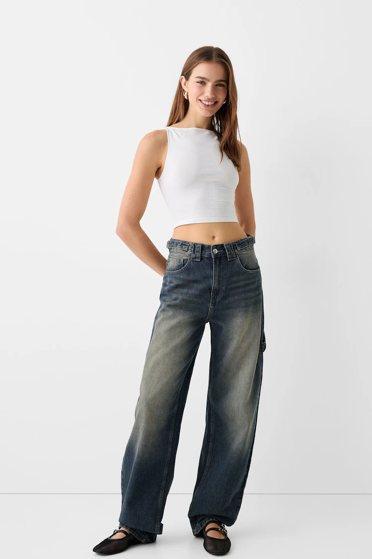 Джинсы Bershka: https://www.bershka.com/de/baggy-jeans-im-workwear-look-c0p152040264.html?colorId=432