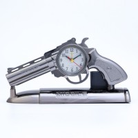 Часы - будильник настольные "Пистолет", дискретный ход, циферблат d-7 см, 13 х 24 см, АА: 
