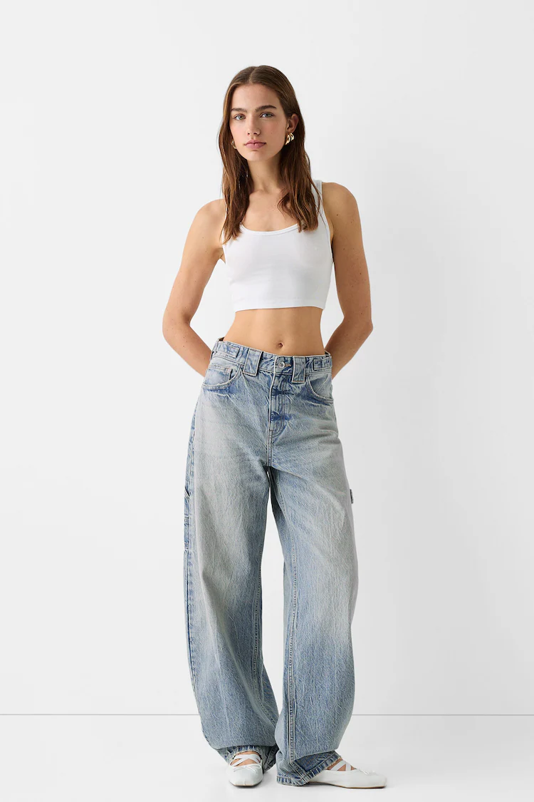 Джинсы Bershka: https://www.bershka.com/de/baggy-jeans-im-workwear-look-c0p152040266.html?colorId=426