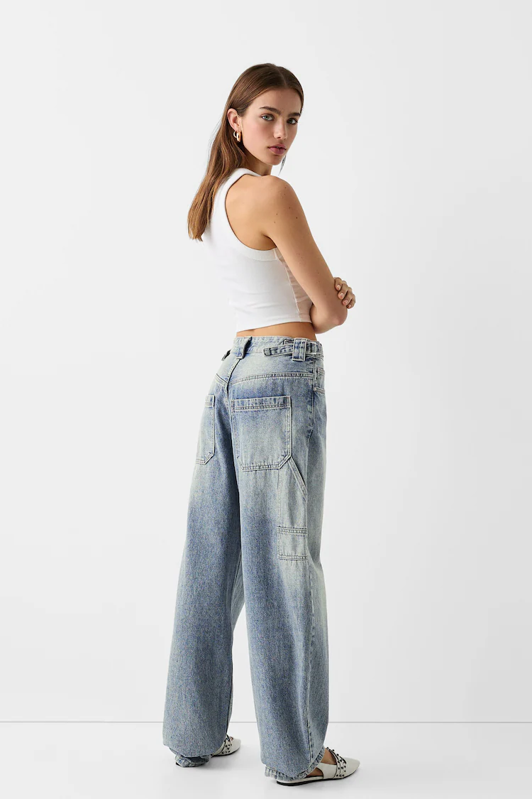 Джинсы Bershka: https://www.bershka.com/de/baggy-jeans-im-workwear-look-c0p152040269.html?colorId=428