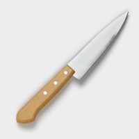 Нож кухонный поварской TRAMONTINA Carbon, лезвие 15 см: Цвет: <h2>Кухонные ножи TRAMONTINA - качество и удобство использования.</h2><h2>Преимущества:</h2><ul><li>Лезвие отличается прочностью и долговечностью заточки.</li><li>Удобная ручка облегчает хват и предотвращает усталость рук.</li></ul><h2>Эксплуатация:</h2><ul><li>Высококачественные кухонные ножи не рекомендуется мыть в посудомоечной машине. По ряду причин производители ножей рекомендуют исключительно ручную мойку.</li><li>Сразу после использования ножи должны быть вымыты и высушены, в противном случае лезвия ножей могут потемнеть. Если появились небольшие изменения оттенка стали или пятна на лезвии — используйте для очистки только мягкие, не содержащие хлор или абразивы средства.</li><li>Ножи лучше всего хранить отдельно от остальной посуды, так как это поможет избежать возможных повреждений режущей кромки и полотна лезвия от посторонних контактов с твердыми предметами. Не храните ножи в традиционном выдвижном кухонном ящике вперемешку друг с другом! Лучше всего их держать в специальной подставке или на магнитном держателе.</li></ul>
: Tramontina
