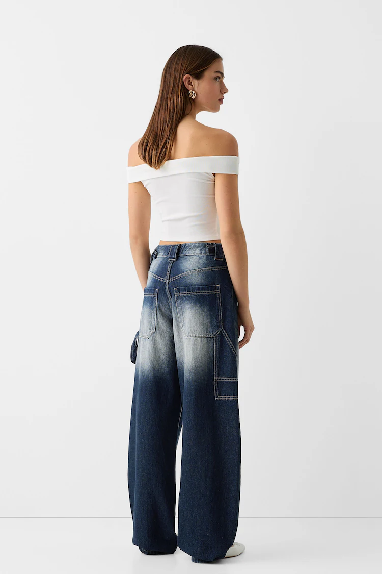 Джинсы Bershka: https://www.bershka.com/de/baggy-jeans-im-workwear-look-c0p152040265.html?colorId=401