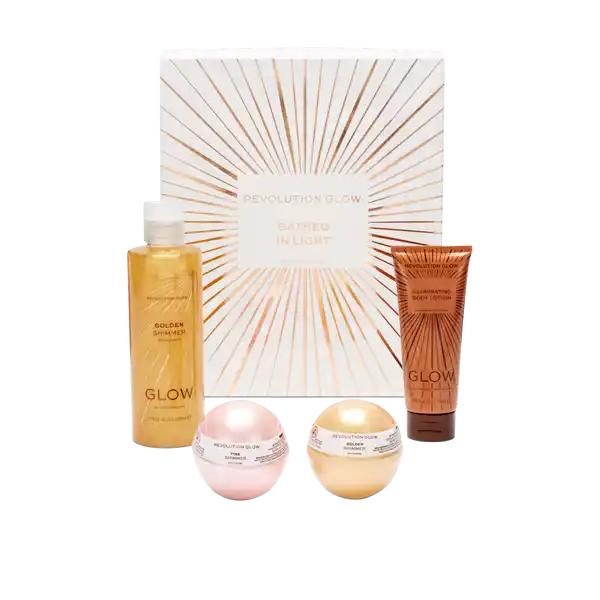 Revolution Makeup Revolution Geschenkset Bathed In Light Collection: Цвет: Produktbeschreibung und details Get ready to GLOW for Christmas Mit der ultimativen Revolution Bathed in Light Collection  einer neuen und exklusiven Kollektion von Revolution Beauty Krperprodukten welche dir einen schnen goldenen Glanz verleihen Dieses luxurise Bade und Pflegeset ist das perfekte Geschenk fr alle BeautyLiebhaber Was dich erwartet  x NEW Golden Shimmer Bubble Bath ml  x NEW Golden Shimmer Bath Bomb  x NEW Pink Shimmer Bath Bomb  x NEW Illuminating Body Lotion  Kontaktdaten Revolution Beauty Alexandra House Dublin  D CH Irland UrsprungslandHerkunftsort China Gebrauch Aufbewahrung und Verwendung Aufbewahrungs und Verwendungsbedingungen Trocken aufbewahren und vor Sonnenlicht schtzen Inhaltsstoffe NEW Golden Shimmer Bubble Bath Aqua WaterEau Sodium Laureth Sulfate Hydroxyethylcellulose Sodium Lauryl Sulfate ParfumFragrance Cocamide Mea Phenoxyethanol PEGPPG Copolymer Ethylhexylglycerin Disodium EDTA Synthetic Fluorphlogopite Tin Oxide Cinnamal Hexyl Cinnamal Coumarin CI  Titanium Dioxide CI  Iron Oxides NEW Golden Shimmer Bath Bomb Sodium Bicarbonate Citric Acid Sodium Sulfate Pentasodium Triphosphate Sodium Carbonate Cellulose Gum Isopropyl Palmitate PEG ParfumFragrance Sodium C Olefin Sulfonate Mica Denatonium Benzoate Benzyl Benzoate Coumarin CI  Red  CI  Red  NEW Pink Shimmer Bath Bomb Sodium Bicarbonate Citric Acid Sodium Sulfate Pentasodium triphosphate Sodium Carbonate Cellulose Gum Isopropyl Palmitate PEG Parfum Fragrance Sodium C Olefin Sulfonate Mica Denatonium Benzoate CI  Red  CI  Red  NEW Illuminating Body Lotion Aqua WaterEau Ethylhexyl Palmitate Stearic Acid Glycerin PEG Stearate Stearyl Alcohol Glyceryl Stearate SE ParfumFragrance Synthetic Fluorphlogopite Phenoxyethanol Triethanolamine Cetyl Alcohol Methylparaben Carbomer Chlorphenesin Disodium EDTA Arachidyl Alcohol Myristyl Alcohol Cinnamal Hexyl Cinnamal Coumarin Linalool Geraniol Cinnamyl Alcohol CI  Titanium Dioxide CI  Iron Oxides
https://www.rossmann.de/de/make-up-revolution-makeup-revolution-geschenkset-bathed-in-light-collection/p/5057566531054