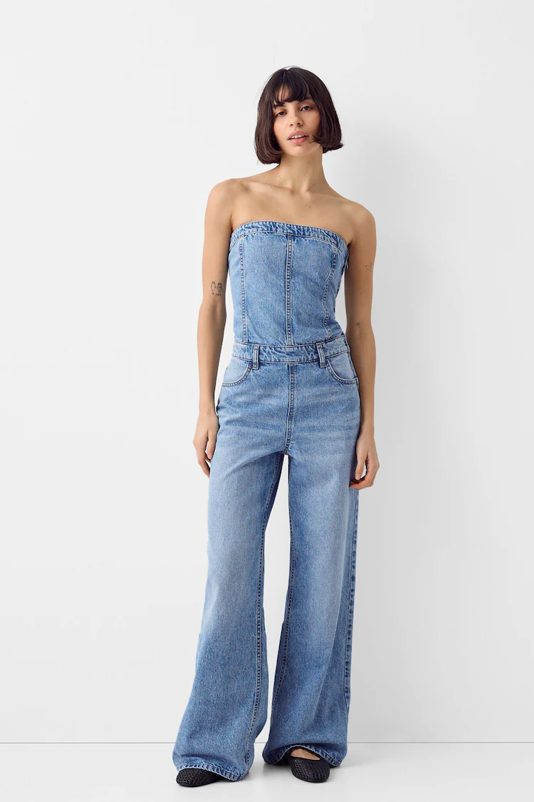 Джинсы Bershka: https://www.bershka.com/de/langer-jeans-jumpsuit-mit-weitem-bein-und-bandeau-top-c0p152876935.html?colorId=428