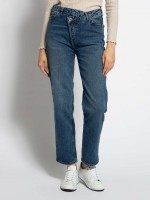 LTB Andie Jeans , blau: Цвет: https://www.dress-for-less.de/ltb-andie-jeans-blau/A0059975.html
Прибаляем цифру 6 к размеру в цифрах для получения российского размера