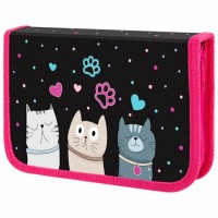 Пенал ЮНЛАНДИЯ, 1 отделение, картон с эффектом soft-touch, 19х11 см, "Cat squad", 273493: Цвет: Пенал ЮНЛАНДИЯ стандартного размера с одним отделением, выполнен из картона с эффектом soft-touch. Яркий дизайн. Удобная молния с металлическим бегунком с трех сторон, прочные резинки для канцелярских принадлежностей. Вмещает до 18 предметов.
: ЮНЛАНДИЯ
: Россия
: Школа
: Пеналы
: Пеналы каркасные
Материал пенала – картон с покрытием soft-touch и ярким дизайном. Основа пенала – плотный картон, обшитый тканью по краям. Такая конструкция отличается износостойкостью и прочностью, поможет защитить канцелярские принадлежности от повреждений.Внутри пенала – прочные резинки для канцелярских принадлежностей, внутренняя часть выполнена из картона с глянцевой ламинацией с узором. Пенал имеет стандартный размер 19х11 см, что позволяет легко разместить его в ранце, рюкзаке или сумке. Хорошая наполняемость пенала дает возможность держать все необходимые для уроков канцтовары в порядке, в одном месте.Упакован в ПЭТ-пакет с европодвесом, который сохранит качество и товарный вид изделия при хранении и транспортировке.