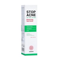 Балансирующий тонер для лица HISKIN STOP ACNE, 150 мл: Цвет: Тонер для проблемной кожи содержит высокоэффективный комплекс АHA- и ВHA-кислот, который способствует активному отшелушиванию ороговевших клеток, ускоряет обновление эпидермиса и выравнивает его рельеф. Улучшает микроциркуляцию и нормализует работу сальных желез. Стирает несовершенства кожи менее заметными и минимизирует следы постакне. BHA (салициловая кислота) снижает жирность и ускоряет процесс выравнивания, обновления кожи, подсушивает воспаления, обладает легким отшелушивающим и антибактериальным действием. AHA (лимонная, молочная, яблочная, гликолевая, винная кислоты) мягко отшелушивают, устраняют тусклость и придают лицу сияние, уменьшает выраженность пигментных пятен, способствуют обновлению клеток и стимулируют синтез коллагена. Чайное дерево удаляет покраснения, нормализует работу сальных желез, ухаживает за чувствительной кожей, успокаивая все раздражения. Аминокислота восстанавливает барьерно-защитные свойства, поддержание нормального уровня увлажнения кожи. Цинк и сера способствует нормализации секреции сальных желез, обладают противовоспалительным действием, нейтрализует зуд, высыпания и предотвращает появление новых. Пантенол предотвращает обезвоживание тканей и борется с имеющимися его последствиями: сухостью, кератозом, шелушением, раздражением. Центелла азиатская оказывает омолаживающий, противовоспалительный, укрепляющий, заживляющий эффекты.<strong>Состав:aqua, glycerin, butylene glycol, glycereth-26, alcohol, niacinamide, 1,2-hexanediol, betaine, salicylic acid, allantoin, panthenol, zinc pca, melaleuca alternifolia (tea tree) leaf extract, lactic acid, gluconolactone, citric acid, pca, glycolic acid, malic acid, cynanchum atratum extract, melaleuca alternifolia leaf water, centella asiatica leaf extract, centella asiatica extract, tartaric acid, propolis extract, asiaticoside, madecassoside, madecassic acid, asiatic acid, octyldodeceth-16, sodium citrate, ethylhexylglycerin, disodium edta, fragrance.<strong>Способ применения:небольшое количество тонера нанесите на очищенную кожу с помощью пальцев или ватного диска, распределите по всему лицу похлопывающими движениями, избегая области вокруг глаз и губ. Дайте впитаться 1-2 минуты и приступайте к последующему уходу. Применяйте утром и вечером или по мере необходимости после очищения.
: Корея
