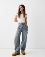 Джинсы Bershka: https://www.bershka.com/de/baggy-jeans-im-workwear-look-c0p160367885.html?colorId=428&stylismId=1