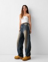 Джинсы Bershka: https://www.bershka.com/de/baggy-jeans-im-workwear-look-c0p160367886.html?colorId=432&stylismId=11