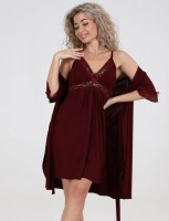 Комплект: Цвет: Производитель: ТМ Home Style
Пол: ЖЕНСКИЙ
Полотно: вискоза
Состав: 92% вискоза, 8% лк
Возраст: взросл
Пеньюар женский состоит из 2-х предметов. Сорочка из мягкой вискозы на тонких бретелях, V-образный вырез горловины декорирован кружевом, сборка по линии груди украшена кружевом. Боковые разрезы по низу изделия. Халат запашной из вискозы, на поясе, рукава длиной до локтя, срезы рукавов декорированы кружевом.
Пол: Женщина
1462.45 руб. - 46 БОРДОВЫЙ 1462.45 руб. - 48 БОРДОВЫЙ 1462.45 руб. - 50 БОРДОВЫЙ 1462.45 руб. - 52 БОРДОВЫЙ