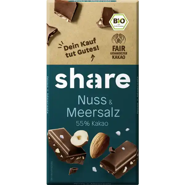 share Bio Schokoladentafel Nuss & Meersalz: Цвет: Produktbeschreibung und details Wer share noch nicht kennt hat was verpasst Aber keine Sorge es bleibt noch genug Zeit die leckeren Snacks und anderen Produkte zu entdecken Das Besondere an share Jedes Produkt ist eine soziale Spende Genau wie der leckere BioRiegel SchokoMeersalz berzeugt auch diese Tafel Schokolade mit Haselnssen Mandeln und Meersalz Sie ist nicht nur vegan bio und mit Kakao aus fairem Handel sie spendet auch eine Mahlzeit an einen Menschen in Not  Kakao aus der Schweiz Lebensmittelunternehmer Name share GmbH Adresse Erkelenzdamm   Berlin wwwshareeu Bio Zertifikat CHBIO UrsprungslandHerkunftsort EUNichtEULandwirtschaft Testurteile Qualittssiegel ampamp Verbandszeichen Rechtlich vorgeschriebene Produktbezeichnung BioZartbitterschokolade mit Mandeln Haselnssen und Meersalz Zutaten Rohrzucker Kakaomasse Kakaobutter  HASELNSSE   MANDELN    Meersalz Bourbon Vanilleextrakt Kakao  mindestens aus kontrolliert biologischem Anbau aus fairem Handel Gesamtanteil  Kann Spuren von MILCH und SOJA enthalten Nhrwerte Durchschnittliche Nhrwertangaben pro  g Energie  kj   kcal Fett  g davon  gesttigte Fettsuren  g Kohlenhydrate  g davon  Zucker  g Eiwei  g Salz  g Gebrauch Aufbewahrung und Verwendung Aufbewahrungs und Verwendungsbedingungen Vor Wrme geschtzt und trocken lagern
https://www.rossmann.de/de/lebensmittel-share-bio-schokoladentafel-nuss-und-meersalz/p/4260739994322