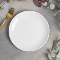 Тарелка фарфоровая десертная Magistro «Бланш», d=20,5 см, цвет белый: Цвет: Серия посуды «Бланш» торговой марки Magistro — безошибочный выбор для сервировки стола. Предметы серии выполнены из качественного фарфора с высоким содержанием каолина и покрыты нежно-белой глазурью.</p>Такую посуду можно использовать для оформления стола в стилях:</p><ul class="round"><li>прованс;</li><li>экостиль;</li><li>кантри;</li><li>шебби-шик;</li><li>минимализм</li></ul>Посуду Magistro можно использовать в профессиональной сфере: кафе, ресторанах, барах и других заведениях общественного питания.</p>Подходит для мойки в посудомоечных машинах.</p>
: Magistro
: Китай
