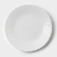 Тарелка десертная Avvir «Дива», d=19 см, стеклокерамика: Цвет: Тарелка десертная Avvir «Регал» изготовлена из качественной и прочной стеклокерамики.<b>Преимущества посуды:</b><b>Универсальна</b>. Ее можно использовать не только для приготовления пищи, но и безопасного хранения любых готовых блюд.<b>Ударопрочна и травмобезопасна</b>. Термическое стекло – очень прочный материал, который не поддается механическим нагрузкам, не бьется, не колется и не трескается.<b>Термически устойчива</b>. Изделия из стеклокерамики не деформируются при нагреве и подходят для СВЧ-печей. В такой посуде можно варить, жарить парить, тушить, запекать и замораживать любые продукты.<b>Удобна в уходе</b>. Моется обычной теплой водой, не формирует накипь и нагар. Стеклянные поверхности посуды совершенно нечувствительны к воздействию моющих и чистящих средств.<b>Эстетически привлекательна</b>. Прозрачное, матовое и тонированное термическое стекло имеет лаконичный дизайн и изящные формы, оно легко впишется в любой интерьер кухни.</li></ul>
