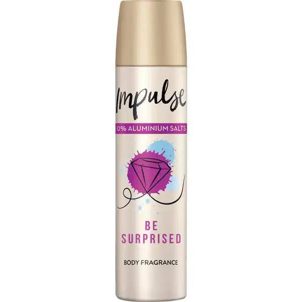 Impulse Deo Spray Be Surprised: Цвет: Produktbeschreibung und details Ob rebellisch romantisch bodenstndig oder ausgelassen  oder auch ganz anders die Dufte die ihr tragt sagen eine Menge uber euch aus Impulse hilft jungen Frauen jeden Tag den passenden Duft auszuwhlen und prsentiert dazu eine Auswahl toller Dufte die genau zu euch passen Probiert sie aus  und findet euch selbst wieder Das Leben steckt voller berraschungen  genau wie ihr Da gehrt es einfach dazu die unterschiedlichsten Dinge auszuprobieren wie zum Beispiel die Impulse Body Fragrance Be Surprised Dieser Duft unterstreicht einerseits Weiblichkeit und Eleganz und uberrascht andererseits mit viel Abenteuer und Spontanitt Verlockende Rosen und Veilchenoten verstrmen orientalischeses Flair In Kombination mit feinen Aromen von Zedernholz roten Beeren und Vanille ergibt sich ein selbstbewusster aufregender Duft voller berraschungsmomente Mit Be Surprised kommt ihr frisch und duftend durch den Tag Es bietet wie alle Impulse Body Fragrances sicheren hFrischeschutz ohne Aluminium Praktisch in der mlDose die garantiert in jeder Handtasche Platz findet ein aufregender Duft der euer Temperament elegant begleitet der hFrischeschutz bringt unbeschwert und ohne Schwitzen durch den Tag die moderne schonende Deoformel wirkt sicher  und ganz ohne Aluminium die praktische mlDose passt garantiert in jede Handtasche inspirierende Dufte laden zum Ausprobieren ein Junge selbstbewusste Duftkompositionen fur moderne Mdchen und starke Frauen Kontaktdaten Unilever RA   AL NL wwwunilevercom    UrsprungslandHerkunftsort Grobritannien Anwendung und Gebrauch Aus nicht weniger als  cm Entfernung auf die gesunde Haut sprhen Inhaltsstoffe Alcohol Denat Butane Isobutane Propane ParfumAlphaIsomethyl Ionone Benzyl Alcohol Benzyl SalicylateGeraniol Limonene Linalool Warnhinweise und wichtige Hinweise Warnhinweise GEFAHR Extrem entzndbares Aerosol Behlter steht unter Druck Kann bei Erwrmung bersten Von Hitze Funken offener Flamme heien Oberflchen sowei anderen Zndquellen fernhalten Nicht rauchen Nicht gegen offene Flamme oder andere Zndquelle sprhen Nicht durchstechen oder verbrennen auch nicht nach Gebrauch Vor Sonnenbestrahlung schtzen und nicht Temperaturen von mehr als  C aussetzen Darf nicht in die Hnde von Kindern gelangen Aus nicht weniger als  cm Entfernung sprhen Nicht auf gereizter oder verletzter Haut anwenden Bei Auftreten von Hautirritationen nicht weiter verwenden Direktes Einatmen vermeiden Nur kurz sprhen und in gut gelfteten Rumen verwenden lngeres Sprhen vermeiden Kontakt mit Augen und Intimbereich vermeiden Benutzung ausschlielich gem Verwendungszweck Nur entleert entsorgen
https://www.rossmann.de/de/pflege-und-duft-impulse-deo-spray-be-surprised/p/8712561228985