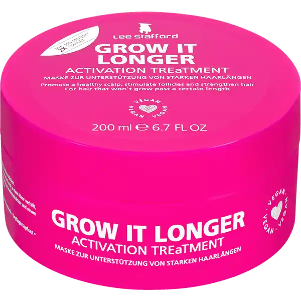 Lee Stafford Grow It Longer Activation Treatment: Цвет: Produktbeschreibung und details Pflegende Maske die der Kopfhaut Nhrstoffe und Feuchtigkeit spendet und so die perfekte Grundlage dafr schafft dass Ihr Haar sein maximales Lngenpotenzial erreicht ProGrowthKomplex auf Basis von Proteinen nhrt die Haarfollikel und strkt das Haar von innen heraus Haarwachstumsanregung fr maximale Lnge sowie volleres und krftigeres Haar reduziert Haarausfall vegan Kontaktdaten MIndustrie Deutschland GmbH D Bensheim wwwleestaffordcom Anwendung und Gebrauch Die Maske zwischen Shampoo und Conditioner verwenden sodass die Proteine tief in das Haar eindringen knnen Eine eigroe Portion gleichmig vom Haaransatz bis in die Spitzen verteilen und einmassieren Fnf Minuten einwirken lassen und aussplen Bei jeder Haarwsche verwenden bis sich der Zustand der Haare verbessert hat Danach gengt einmal in der Woche um die schne Haarpracht zu pflegen Inhaltsstoffe Aqua WaterEau Cetearyl Alcohol Cetyl Alcohol PPG Benzyl Ether Myristate Saccharum OfficinarumSugar Cane ExtractExtrait de Canne  Sucre Citrus Limon Lemon Fruit Extract Pyrus Malus Apple Fruit Extract Hydrolyzed Lupine Protein Camellia Sinensis Leaf Extract Hydrolyzed Wheat Protein Hydrolyzed Wheat Starch Panthenol Guar Hydroxypropyltrimonium Chloride Cetrimonium Chloride Betaine Quaternium Cetrimonium Methosulfate Hydrolyzed Vegetable Protein PGPropyl Silanetriol Creatine Hexapeptide Parfum Fragrance Disodium EDTA Ethylhexylglycerin Pentaerythrityl Tetraditbutyl Hydroxyhydrocinnamate Sodium Sulfate Hexylene Glycol Sodium Chloride Phenoxyethanol Sodium Benzoate Potassium Sorbate Citric Acid Benzyl Salicylate CI  Yellow  CI  Violet  CI  Red
https://www.rossmann.de/de/pflege-und-duft-lee-stafford-grow-it-longer-activation-treatment/p/5060282706163