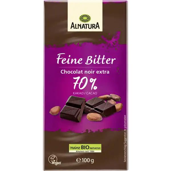 Alnatura Bio Feine Bitter Schokolade 70 % Kakao: Цвет: Produktbeschreibung und details Ein feinherber Genuss Zartbitterschokolade mit  Prozent Kakaoanteil und besonders zartem Schmelz Alle Zutaten der Alnatura FeineBitterSchokolade stammen aus BioLandwirtschaft Sie ist vegan und wird ohne Lecithine hergestellt  Prozent Kakaoanteil feinherb zarter Schmelz hergestellt ohne Lecithine vegan Lebensmittelunternehmer Name Alnatura GmbH Adresse MahatmaGandhiStrae   Darmstadt wwwalnaturade Bio Zertifikat DEKO UrsprungslandHerkunftsort NichtEULandwirtschaft Testurteile Qualittssiegel ampamp Verbandszeichen Rechtlich vorgeschriebene Produktbezeichnung Bio Zartbitterschokolade Zutaten Kakaomasse Rohrohrzucker Kakaobutter aus biologischer Landwirtschaft mindestens  Kakaoanteil in der Schokolade Kann Spuren von GLUTEN MILCH MANDEL HASELNUSS PECANNUSS und PISTAZIE enthalten Nhrwerte Durchschnittliche Nhrwertangaben pro  g Energie  kj   kcal Fett  g davon  gesttigte Fettsuren  g Kohlenhydrate  g davon  Zucker  g Ballaststoffe  g Eiwei  g Salz  g Gebrauch Aufbewahrung und Verwendung Aufbewahrungs und Verwendungsbedingungen Trocken lagern vor Wrme schtzen
https://www.rossmann.de/de/lebensmittel-alnatura-bio-feine-bitter-schokolade-70--kakao/p/4104420222472