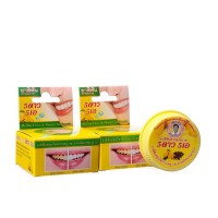 Зубная паста Herbal Clove & Mango Toothpaste с экстрактом манго, 25 г *2шт: Цвет: Зубная паста укрепляет десны и препятствует воспалению, заживляет слизистую оболочку полости рта, отбеливает зубную эмаль, предотвращает развитие и появление кариеса и пародонтоза. Подходит для чувствительных зубов. Очень экономична. Не содержит консервантов, фтор и его производных. Экстракт манго – содержит большое количество витаминов и питательных веществ, которые проникают в десны и помогают укрепить их, поддерживает свежесть и чистоту дыхания до 12 часов, а также способствует осветлению зубной эмали естественным путем. Гвоздичное масло – используется в стоматологии большинства стран как надежное антисептическое и успокаивающее средство и излечивает воспаления десен. Натуральные сборы тайских трав – поддерживают здоровье ротовой полости, обладают антиоксидантным эффектом, а также транспортируют ценные питательные ингредиенты в клетки, способствуя усилению защитных функций слизистой. Замечательно тонизируют десна и приводят в порядок состояние языка, убирая с него неприятный белый налет, останавливают развитие бактерий, благодаря чему предотвращают появление или усугубление кариеса.<strong>Способ применения:</strong>Небольшое количество пасты нанести на сухую зубную щетку, использовать по назначению, затем тщательно прополоскать рот.Можно использовать ежедневно 2 раза в день: утром и вечером.Избегайте попадание воды внутрь баночки с пастой.Если вода попала, оставить баночку открытой до полного высыхания.Одной баночки хватает минимум на 2 месяца регулярного применения.<strong>Состав:кальцит, борнеол, ментол, додецилсульфат, экстракт листьев стебелиуса, экстракт листьев Гуавы, экстракт гвоздики, камфора, бамбуковая соль, экстракт Манго. Без консервантов. Не содержит фтор.
: Таиланд
