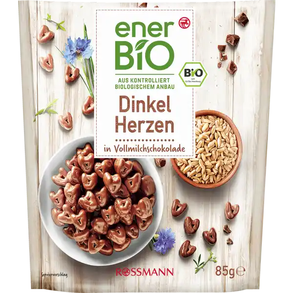 enerBiO Dinkel Herzen: Цвет: Produktbeschreibung und details enerBiO Dinkel Herzen Wahre KnusperLiebe Kleiner Snack ganz gro Die enerBiO Dinkelherzen bringen Liebe und ein einzigartiges Geschmackserlebnis in Ihr Leben Ihr Msli Ihren Joghurt oder auf Ihren Kuchen Alle Produkte unserer ROSSMANNMarke enerBiO stammen aus kontrolliert biologischem Anbau Durch eine schonende sorgfltige Verarbeitung erhalten wir hierbei sowohl die Hochwertigkeit als auch den natrlichen Geschmack Zudem lassen wir unsere Produkte regelmig durch unabhngige Institute berprfen  so gewhrleisten wir eine gleichbleibende Qualitt Lebensmittelunternehmer Name Dirk Rossmann GmbH Adresse Isernhgener Strae   Burgwedel wwwrossmannde Bio Zertifikat DEKO UrsprungslandHerkunftsort EUNichtEULandwirtschaft Testurteile Qualittssiegel ampamp Verbandszeichen Rechtlich vorgeschriebene Produktbezeichnung Bio Knuspergebck mit  Dinkel und  Weizen in Vollmilchschokolade Zutaten Vollmilchschokolade  Zucker Kakaobutter VOLLMILCHPULVER  Kakaomasse DINKELWEIZENMEHL   Zucker DINKELWEIZENKLEIE   WEIZENMEHL   stark entlter Kakao Karamellsirup HHNEREIEIWEIPULVER  berzugmittel Gummi Arabicum GERSTENMALZSIRUP  Vanille Trennmittel Magnesiumcarbonat Gewrze aus kontrolliert biologischem Anbau Kann Spuren enthalten von anderen GLUTENHALTIGEN GETREIDEN SCHALENFRCHTEN SENF und SESAM  Nhrwerte Durchschnittliche Nhrwertangaben pro  g Energie  kj   kcal Fett  g davon  gesttigte Fettsuren  g Kohlenhydrate  g davon  Zucker  g Ballaststoffe  g Eiwei  g Salz  g Gebrauch Aufbewahrung und Verwendung Aufbewahrungs und Verwendungsbedingungen Trocken lagern und vor Wrme schtzen
https://www.rossmann.de/de/lebensmittel-enerbio-dinkel-herzen/p/4305615678672