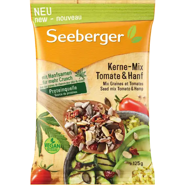 Seeberger Kerne-Mix Tomaten & Hanf: Цвет: Produktbeschreibung und details Crunchy Hanfsamen mildnussige Sonnenblumenkerne knackige Krbiskerne fruchtige Tomatenstcke und gerstete Sojakerne geben jeder farblosen Salatbowl einen Kick zum High werden Aber zum Glck ganz legal und ohne berauschende Wirkung Hanfsamen  das Superfood sorgt fr mehr Crunch und Biss Proteinquelle vielfache Verwendung in der Kche als Topping auf dem Salat in der Suppe oder fr Backwaren wie Brot und Kuchen vegane KerneMischung mit fruchtigen Tomatenstcken Lebensmittelunternehmer Name Seeberger GmbH Adresse HansLorenserStr  D Ulm wwwseebergerde UrsprungslandHerkunftsort Angebaut in Tomaten Italien Hanfsamen Frankreich Krbiskern sterreich Sonnenblumenkerne Argentinien Sojakerne Niederlande Rechtlich vorgeschriebene Produktbezeichnung Mischung aus Kernen getrockneten gesalzenen Tomatenstckchen und ungeschlten Hanfsamen Zutaten Obst in vernderlichen Gewichtsanteilen Sonnenblumenkerne Hanfsamen   gerstete SOJAKERNE  Krbiskerne schalenlos Tomaten   Meersalz Kann Spuren von CASHEWKERNEN  ERDNSSEN  HASELNSSEN  MACADAMIANSSEN  MANDELN  PARANSSEN  PEKANNSSEN  PISTAZIEN und WALNSSEN enthalten Nhrwerte Durchschnittliche Nhrwertangaben pro  g pro  Portion Energie  kj   kcal  kj   kcal Fett  g  g davon  gesttigte Fettsuren  g  g Kohlenhydrate  g  g davon  Zucker  g  g Eiwei  g  g Salz  g  g Gebrauch Aufbewahrung und Verwendung Aufbewahrungs und Verwendungsbedingungen Vor Wrme und Feuchtigkeit geschtzt aufbewahren Warnhinweise und wichtige Hinweise Warnhinweise Unter Schutzatmosphre verpackt Achtung Insbesondere Kinder unter  Jahren knnen sich an Kernen leicht verschlucken so dass diese in die Atemwege gelangen knnen Deshalb Produkt auerhalb der Reichweite von kleinen Kindern aufbewahren
https://www.rossmann.de/de/lebensmittel-seeberger-kerne-mix-tomaten-und-hanf/p/4008258056004