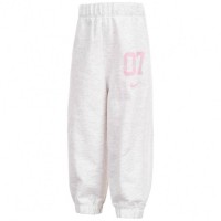 Nike Baby Jogging Pants 404438-051: Цвет: https://www.sportspar.com/nike-baby-jogging-pants-404438-051
Brand: Nike material: 100% cotton Brand logo printed on the left leg "07" lettering above the brand logo elastic waistband without side pockets straight leg shape elastic trouser leg ends fit: Regular Fit elastic material comfortable to wear NEW, with label &amp; original packaging