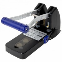 Дырокол металлический МОЩНЫЙ BRAUBERG "EXTRA Heavy duty", до 160 листов, черно-синий, 272722: Цвет: Дырокол BRAUBERG "EXTRA Heavy duty" – это необходимый офисный предмет, с помощью которого можно аккуратно пробивать отверстия в бумаге и затем подшивать документы в папку. Предназначен для перфорации большого объема бумажных листов.
: BRAUBERG
: Китай
: Офис
: Конторское оборудование
: Дыроколы
: Дыроколы мощные
Мощный дырокол пробивает до 160 листов бумаги. Благодаря качественным пробойникам обеспечивает легкое и точное пробивание бумаги. Количество пробиваемых отверстий – 2, диаметр каждого – 6 мм, расстояние между отверстиями – 80 мм. Метка центрирования поможет ровно разместить листы, а ограничительная линейка – пробить отверстия в нужных местах. Оснащен контейнером для сбора мусора.
