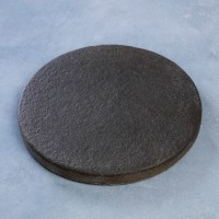 Камень для выпечки круглый (подходит для тандыра), 21х2 см: Цвет: Используйте камень для выпечки чтобы приготовить вкусную и полезную пищу в духовке. Он изготовлен из природной шамотной глины, обожжённой в печи при температуре 1 250 °C. Изделие является экологически чистым продуктом.<b>Принцип работы</b>Камень для выпечки, прогреваясь, аккумулирует тепло и благодаря высокой теплоёмкости равномерно нагревает выпечку, создавая эффект настоящей русской печи.Также камень поглощает излишнюю влагу из теста, поэтому начинка остаётся сочной и вкусной, а основа — в меру сухой и не подгоревшей.<b>Использование</b><ol><li>Поместите камень на нижнюю полку холодной духовки.</li><li>Чтобы тесто не прилипало к камню, посыпьте его мукой или оберните в алюминиевую фольгу.</li><li>Прогрейте камень в течение 30–40 минут на максимальной температуре.</li><li>Камень готов к использованию.</li><li>С помощью деревянной или металлической лопатки поместите выпечку на камень.</li></ol><b>Уход и рекомендации</b><ul><li>Перед первым использованием необходимо просушить камень, если это требуется.</li><li>После использования оставьте камень в духовке до полного остывания.</li><li>Не смазывайте камень маслом или жиром.</li><li>Камень <b>не предназначен</b> для мытья в посудомоечной машине.</li><li>Не используйте чистящие средства для мытья.</li><li>Не роняйте камень, механические повреждения могут повлиять на срок службы.</li><li>Для удаления остатков пищи используйте металлическую кухонную лопатку или щётку.</li><li>После мытья камня, перед повторным использованием, его необходимо просушить в течение 2 дней.</li><li>Изделия из теста можно выпекать непосредственно на камне и в формах для выпечки. При этом результат не меняется.</li><li>Для запекания мяса или рыбы используйте алюминиевую фольгу для обёртывания.</li></ul><b>Камень остаётся горячим долгое время, при этом его цвет не меняется. Не трогайте изделие голыми руками.</b>
: Россия
