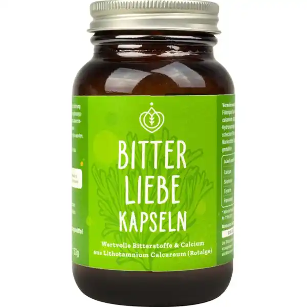 BitterLiebe BitterLiebe Kapseln: Цвет: https://www.rossmann.de/de/gesundheit-bitterliebe-bitterliebe-kapseln/p/4260609510249
Produktbeschreibung und details Du mchtest die Kraft der Bitterstoffe spren aber nicht schmecken Probiere es doch mal mit den BitterLiebe Kapseln Perfekt fr Dein Wohlbefinden Denn Bitterrezeptoren befinden sich nicht nur auf der Zunge sondern auch im MagenDarmTrakt Und neben vielen wertvollen Bitterstoffen enthalten die BitterLiebe Kapseln zustzlich noch Calcium aus der Rotalge Denn Calcium trgt auch zu einer normalen Funktion von Verdauungsenzymen bei Die BitterLiebeKapseln enthalten nur die wertvollsten Bitterstoffe aus  erlesenen Naturkrutern und der Rotalge mit dem Plus an Calcium Alle BitterLiebe Produkte sind garantiert vegan Durch die praktische Kapselform sind sie ideal zur Einnahme vor den Mahlzeiten geeignet Da die Kapseln besonders die Bitterrezeptoren im MagenDarmTrakt ansprechen kann es hier etwas lnger als bei den Tropfen dauern bis eine sprbare Wirkung einsetzt Fr das beste Ergebnis empfehlen wir die dauerhafte Einnahme vegan gluten und laktosefrei Lebensmittelunternehmer Name BitterPower GmbH Adresse Turley Strae   Mannheim wwwbitterliebecom UrsprungslandHerkunftsort Deutschland Rechtlich vorgeschriebene Produktbezeichnung Nahrungsergnzungsmittel Zutaten Lithothamnium calcareum Algenpulver enthlt calcium  berzugsmittel Hydroxypropylmethylcellulose LwenzahnWurzelextrakt ArtischockenPulver EnzianWurzelextrakt Wermutkraut gemahlen MariendistelExtrakt Pomeranzenschalen gemahlen Andornkraut gemahlen Kann Spuren von Krebstieren und Krebstiererzeugnissen von Fisch und Fischerzeugnissen von Weichtieren und Weichtiererzeugnissen enthalten Nhrwerte Durchschnittliche Nhrwertangaben pro  Portion  Kapseln  Tag Calcium  mg Anwendung und Gebrauch  Kapseln pro Tag mit ausreichend Flssigkeit vor den Mahlzeiten einnehmen Gebrauch Aufbewahrung und Verwendung Aufbewahrungs und Verwendungsbedingungen Bitte lagere das Produkt khl trocken und lichtgeschtzt Warnhinweise und wichtige Hinweise Warnhinweise Eine abwechslungsreiche und ausgewogene Ernhrung und eine gesunde Lebensweise sind wichtig Nahrungsergnzungsmittel sollten nicht als Ersatz fr eine ausgewogene und abwechslungsreiche Ernhrung verwendet werden Die angegebene empfohlene tgliche Verzehrsmenge darf nicht berschritten werden Auerhalb der Reichweite von Kindern aufbewahren Nicht fr Kinder und Schwangere geeignet