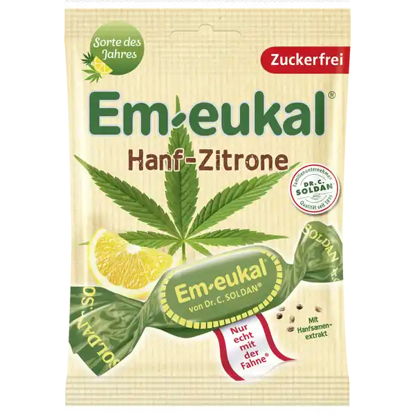 Em-eukal Hustenbonbons Hanf-Zitrone: Цвет: Produktbeschreibung und details Mit seiner Kombination aus hochwertigem Hanfsamenextrakt ausschlielich natrlichen Aromen und wertvollen therischen len berzeugt Emeukal HanfZitrone Und ldt ein zu einem ganz besonderen fruchtigsanften Genuss Hustenbonbon  zuckerfrei und daher zahnschonend Nur echt mit der Fahne  Garant fr hchste Premiumqualitt und Bonbonkochkunst zuckerfrei mit Hanfsamenextrakt Lebensmittelunternehmer Name Dr C Soldan GmbH Adresse DrCarlSoldanPlatz   Adelsdorf Deutschland wwwemeukalde UrsprungslandHerkunftsort Deutschland Rechtlich vorgeschriebene Produktbezeichnung Hustenbonbons mit Sungsmitteln und Vitamin C Zutaten Sungsmittel Isomalt Hanfsamenextrakt   Vitamin C Suerungsmittel Citronensure Zitronensaftkonzentrat  Zitronenl natrliches Aroma Menthol gefrbt mit Saflorkonzentrat Sungsmittel Sucralose entspricht  Fruchtsaftanteil Kann Spuren von GLUTEN enthalten Nhrwerte Durchschnittliche Nhrwertangaben pro  g pro  Portion GDA  g   Stck Energie  kj   kcal  kj   kcal   Fett  g  g   davon  gesttigte Fettsuren  g  g   Kohlenhydrate  g  g   davon  Zucker  g  g   Eiwei  g  g Salz  g amplt  g   Vitamin C  mg  mg Warnhinweise und wichtige Hinweise Warnhinweise Kann bei bermigem Verzehr abfhrend wirken Mit Sungsmitteln
https://www.rossmann.de/de/gesundheit-em-eukal-hustenbonbons-hanf-zitrone/p/4009077026063