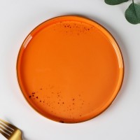 Тарелка фарфоровая с бортиком Magistro «Церера», d=20 см, цвет оранжевый: Цвет: Посуда серии Magistro «Церера» - оригинальная фарфоровая посуда, которая никого не оставит равнодушным! Необычная форма, оформление «в крапинку» и многообразие цветов придают изделиям особенный вид.</p>Посуда из фарфора отличается прочностью и надёжностью, устойчива к появлению царапин и резким перепадам температур. Изделия из линейки «Церера» подходят как для праздничной, так и для ежедневной сервировки.</p>Посуду можно использовать в СВЧ и посудомоечной машине.</p>
: Magistro
: Китай
