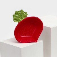 Тарелка керамическая "Редис", глубокая, красная, 16 см, 1 сорт, Иран: Цвет: Керамическая тарелка данной серии - идеальное решение для красивой подачи блюд.</p><h3>Она имеет ряд преимуществ:</h3><ul><li>выполнена из высококачественной керамики, что обеспечивает прочность и долговечность;</li><li>керамика является экологически чистым материалом, не содержит вредных веществ;</li><li>легко моется;</li><li>форма тарелки позволяет красиво оформить блюда и сделать подачу более привлекательной.</li></ul>
: Керамика ручной работы
