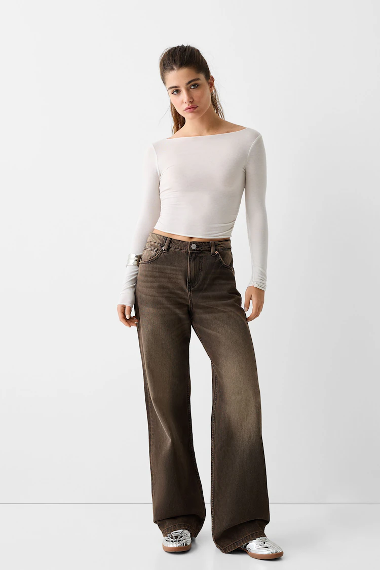 Джинсы Bershka: https://www.bershka.com/de/baggy-jeans-c0p152036004.html?colorId=800