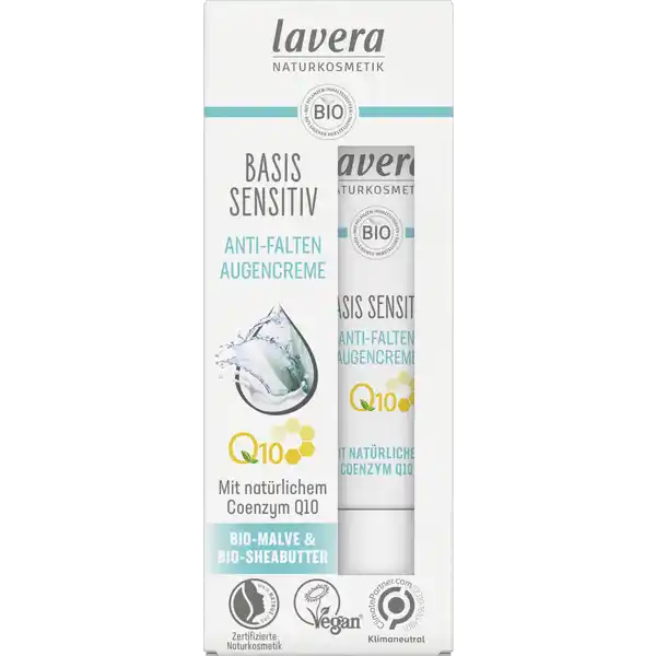 lavera Basis intensiv Anti-Falten Augencreme: Цвет: Produktbeschreibung und details Erlebe das lavera Gefhl natrlich gegltteter Haut Die basis sensitiv AntiFalten Augencreme mit BioMalve ampamp BioSheabutter wirkt den Anzeichen von Hautalterung auf natrliche Weise entgegen Die milde und gut vertrgliche parfmfreie Formel mit natrlichem Coenzym Q bekmpft dank antioxidativer Eigenschaften frhzeitige Hautalterung Sie ist speziell auf die Bedrfnisse der sensiblen Augenpartie abgestimmt und glttet diese sanft Die milde Pflegeformel fr natrlich glattere Haut spendet intensive Feuchtigkeit reduziert Falten nachweislich ohne Parfm BioMalve  ist fr ihre beruhigende Wirkung bekannt und wird in unseren Produkten gezielt fr die Pflege der empfindlichen Augenpartie genutzt BioSheabutter  enthlt viele wertvolle Inhaltsstoffe wie VitaminE und wird auf Grund intensiv pflegender Eigenschaften inunseren Produkten eingesetzt natrliches Coenzym Q  ist am Energiestoffwechsel der Zellen beteiligt und schtzt durch seine antioxidativen Eigenschaften vor frhzeitiger Hautalterung biologisch abbaubare Rezeptur ohne Mineralle knstliche Duft Farb und Konservierungsstoffe Hautvertrglichkeit dermatologisch besttigt Kontaktdaten Lavera GmbH ampamp Co KG D Wennigsen wwwlaverade Testurteile Qualittssiegel ampamp Verbandszeichen Anwendung und Gebrauch Morgens und abends rund um die Augen auftragen und sanft einklopfen Besonders gut fr die sensible Augenpartie geeignet Inhaltsstoffe Water Aqua Alcohol denat Glycerin Dicaprylyl Ether CrambeAbyssinica Seed Oil Decyl Cocoate Glyceryl Stearate CitrateCetearyl Alcohol Glyceryl Stearate Helianthus AnnuusSunflower Hybrid Oil Mangifera Indica Mango Seed ButterSimmondsia Chinensis Jojoba Seed Oil Malva SylvestrisMallow Flower Extract Gossypium Herbaceum CottonExtract Melissa Officinalis Leaf Extract Glycine Soja SoybeanOil Olea Europaea Olive Fruit Oil Butyrospermum ParkiiShea Butter Aloe Barbadensis Leaf Juice GlycerylUndecylenate Levulinic Acid Dehydroxanthan Gum SodiumLevulinate Olea Europaea Olive Oil UnsaponifiablesDipalmitoyl Hydroxyproline Sodium Hyaluronate HydrogenatedPalm Glycerides Tocopherol Ubiquinone Hydrogenated LecithinHelianthus Annuus Sunflower Seed Oil Ascorbyl PalmitateSodium Hydroxide Brassica Campestris Rapeseed Sterols  ingredients from certified organic agriculture
https://www.rossmann.de/de/pflege-und-duft-lavera-basis-intensiv-anti-falten-augencreme/p/4021457638369