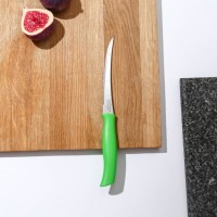 Нож кухонный для помидоров/цитрусовых Athus, лезвие 12,5 см, сталь AISI 420, цвет зелёный: Цвет: Удобный и качественный нож TRAMONTINA Athus для овощей и фруктов станет помощником на долгие годы.</p><h3>Преимущества:</h3><ul><li>Лезвие из нержавеющей стали отличается прочностью и долговечностью заточки.</li><li>Удобная полипропиленовая ручка облегчает хват и предотвращает усталость рук.</li></ul><h3>Эксплуатация:</h3><ul><li>Высококачественные кухонные ножи не рекомендуется мыть в посудомоечной машине. По ряду причин производители ножей рекомендуют исключительно ручную мойку.</li><li>Сразу после использования ножи должны быть вымыты вручную и высушены, в противном случае лезвия ножей могут потемнеть. Если появились небольшие изменения оттенка стали или пятна на лезвии — используйте для очистки только мягкие, не содержащие хлор или абразивы средства.</li><li>Ножи лучше всего хранить отдельно от остальной посуды, так как это поможет избежать возможных повреждений режущей кромки и полотна лезвия от посторонних контактов с твердыми предметами. Не храните ножи в традиционном выдвижном кухонном ящике вперемешку друг с другом! Лучше всего их держать в специальной подставке или на магнитном держателе.</li></ul>
: Tramontina
