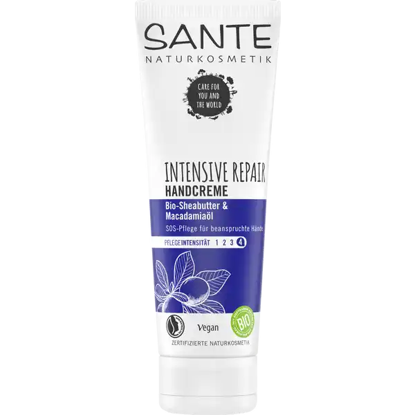 Sante Intensive Repair Handcreme: Цвет: Produktbeschreibung und details Die SANTE Intensive Repair Handcreme mit der natrlichen wirksamen Pflegeformel ist eine SOS IntensivPflege fr beanspruchte Hnde Sie zieht schnell ein ohne zu fetten und erhht die Widerstandskraft der Haut Mit einem rein natrlichen sanften Duft BioSheabutter Bekannt fr ihre schtzende Wirkung mit BioSheabutter ampamp Macadamial SOSPflege fr beanspruchte Hnde vegan Kontaktdaten Logocos Naturkosmetik AG Zur Kruterwiese  Salzhemmendorf wwwsantede UrsprungslandHerkunftsort Deutschland Testurteile Qualittssiegel ampamp Verbandszeichen Anwendung und Gebrauch Creme auf der Hand und zwischen den Fingern einmassieren sowie Handauenseite und Handinnenflchen bercksichtigen Inhaltsstoffe Aqua Water Alcohol denat Butyrospermum Parkii Shea Butter Glycine Soja Soybean Oil Prunus Amygdalus Dulcis Sweet Almond Oil Polyglyceryl DicitrateStearate Linoleic Acid Glycerin Cetearyl Alcohol Cocos Nucifera Coconut Oil Olea Europaea Olive Fruit Oil Vitis Vinifera Grape Seed Oil Dodecane Distarch Phosphate Macadamia IntegrifoliaTetraphylla Seed Oil Rhus Verniciflua Peel Wax Aloe Barbadensis Leaf Juice Powder Punica Granatum Seed Extract Xanthan Gum Sodium Stearoyl Glutamate Sodium Cetearyl Sulfate Linolenic Acid Tocopherol Helianthus Annuus Sunflower Seed Oil Rosmarinus Officinalis Rosemary Leaf Extract Parfum Fragrance Geraniol Limonene Linalool Benzyl Salicylate Citronellol Citral aus kontrolliert biologischem Anbau aus natrlichen therischen len
https://www.rossmann.de/de/pflege-und-duft-sante-intensive-repair-handcreme/p/4025089087908