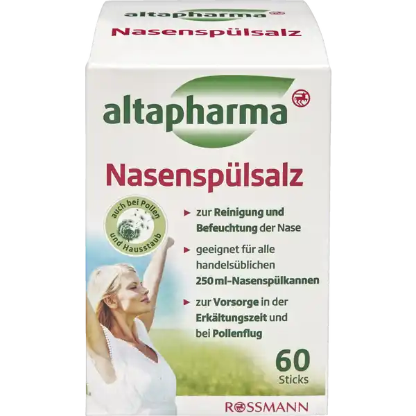 altapharma Nasensplsalz: Цвет: Produktbeschreibung und details Durch Erkltungen Allergien oder Umwelteinflsse wie Staub oder Schmutz ist unsere Nase das ganze Jahr ber stark beansprucht Eine trockene und gereizte Nase ist in vielen Fllen die Folge dieser Beanspruchung Nasensplungen mit Salzwasser reinigen die Nase sanft und entfernen schonend Krankheitserreger Allergene sowie Schmutz und Staubpartikel Durch die regelmige Anwendung von Nasensplungen wird die Nasenschleimhaut optimal befeuchtet Nasensplen reinigt die Nase effektiv bei vermehrter Schleim und Krustenbildung und hat sich dadurch seit vielen Jahren als untersttzende Behandlung von einfachen Erkltungskrankheiten und Allergien wie Heuschnupfen bewhrt Die Anwendung ist auch ber einen lngeren Zeitraum mglich Das altapharma Nasensplsalzist auch fr Schwangere und Stillende geeignet Altapharma Nasensplsalz im praktischen Stick ist fr alle handelsblichen  mlNasensplkannen geeignet undermglicht eine einfache Dosierung und Verwendung zur Reinigung und Befeuchtung der Nase geeignet fr alle handelsblichen  ml Nasensplkannen zur Vorsorge in der Erkltungszeit und bei Pollenflug Kontaktdaten Dirk Rossmann GmbH Isenhgener Str   Burgwedel wwwrossmannde UrsprungslandHerkunftsort Deutschland Anwendung und Gebrauch Geben Sie  Dosierbeutel des Nasensplsalz in die Nasensplkanne Fllen Sie die Nasensplkanne mit  ml lauwarmem Wasser max C auf Schwenken Sie die Nasensplkanne leicht hin und her bis sich das Nasensplsalz vollstndig aufgelst hat Beugen Sie sich ber ein Waschbecken Halten Sie den Kopf schrg und ffnen Sie zum Atmen den Mund leicht Setzen Sie nun das Nasenansatzstck einfach in das Nasenloch dass es verschlossen ist Lassen Sie die Nasensplung einfach in das Nasenloch hineinlaufen Die Splung luft aus dem anderen Nasenloch wieder hinaus Nach der halben Splzeit fhren Sie die Nasensplung am anderen Nasenloch weiter fort Gebrauch Aufbewahrung und Verwendung Aufbewahrungs und Verwendungsbedingungen Bitte trocken lagern Aufbewahrungstemperatur  bis C Fr Kinder unzugnglich aufbewahren Nach dem auf der Faltschachtel und den Dosierbeuteln aufgedruckten Verfalldatum sollte das Nasensplsalz nicht mehr verwendet werden Inhaltsstoffe  Natriumchlorid Ph Eur Pharmazeutisches Kochsalz Warnhinweise und wichtige Hinweise Warnhinweise Bitte verwenden Sie eine handelsbliche Nasendusche mit mindestens  ml Fassungsvermgen und setzen Sie diese entsprechend den Empfehlungen des Herstellers ein Nach Vorschrift angewendet ergibt sich eine isotonische dh auf dem Salzgehalt des Blutes angepasste Lsung Die Spllsung unmittelbar nach der Herstellung verwenden da das Nasensplsalz keine Konservierungsstoffe enthlt und die Lsung bei Aufbewahrung verkeimen kann Je nach Bedarf bis zu  mal tglich anwenden In der Regel gengt eine einmalige Anwendung pro Tag Bewahren Sie keine Reste des Nasenspsalzes auf da dieses verkeimen kann Vermeiden Sie whrend der Splung zu schlucken und zu schnuzen Die Spllsung kann sonst in die Verbindungsgnge der Nase und Ohren gelangen In diesem Fall ist die Splung abzubrechen Gegenmanahmen sind nicht erforderlich Ist das Nasenloch so stark verstopft dass die Spllsung nicht flieen kann so beginnen Sie die Splung bitte mit der anderen Seite
https://www.rossmann.de/de/gesundheit-altapharma-nasenspuelsalz/p/4305615783727